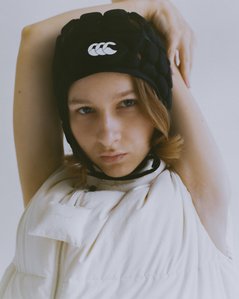 Dew Magazine

Photo: Teruo Horikoshi 
Stylist: Kaori Kawakami 
Hair: Kiyo Igarashi 
Makeup: Yosuke Nakajima. 
Model: Maria.R