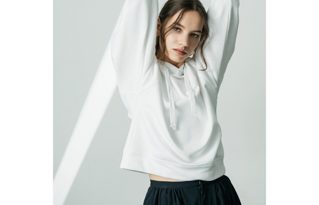 Hair: Waka Adachi
Makeup: Yosuke Nakajima. 