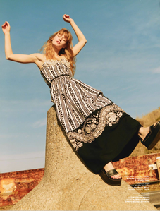  Lofficiel Malaysia 
Photo: Tak Sugita杉田 拓
Stylist: Nobuko Ito
Hair: Natsumi Ebiko
Makeup: Yosuke Nakajima.