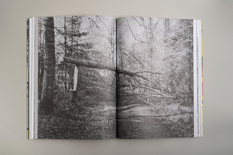 Contre-Vents book, published by Paraguay Press, documents the struggles of the countercultures of Bretagne and Loire Atlantique, in France, as they were chronicled by moviemakers, photographers and militants since 1968.