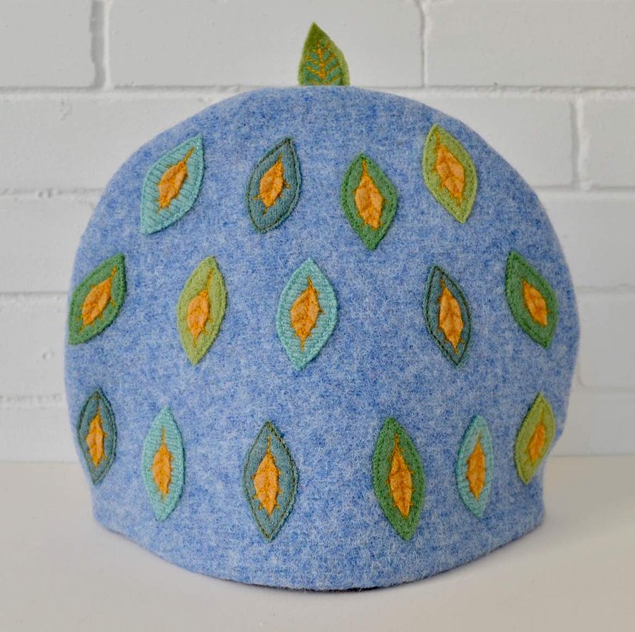 saskia-teacosy-embroidery-leaves-blue-wool