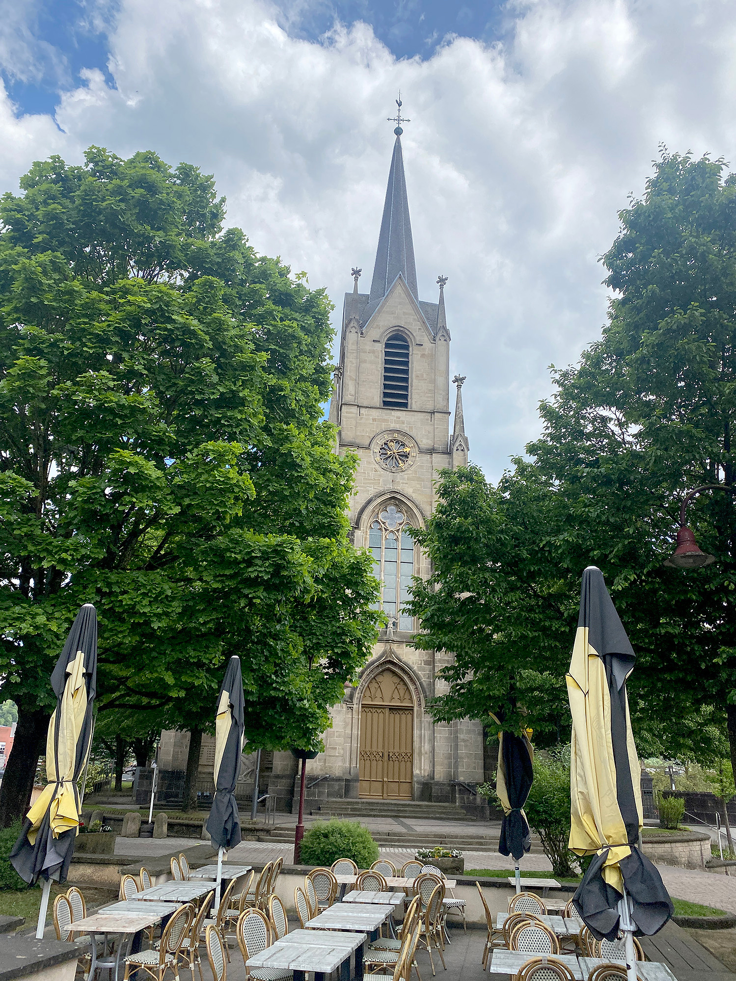 Steinsel church in the main square.