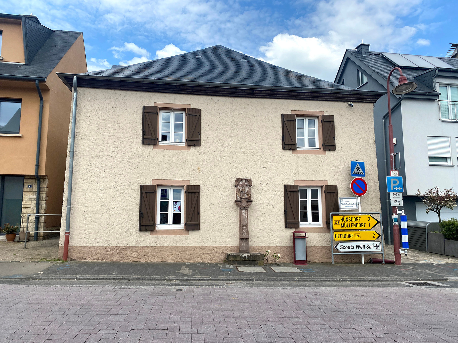Ancient building of the gallery 'Am Duerf' in Steinsel.