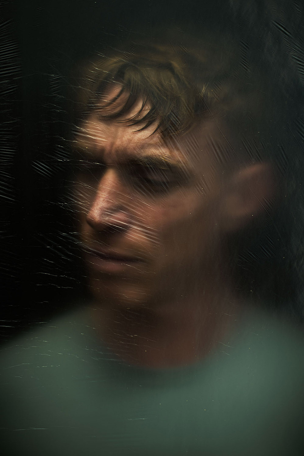 Ben Mazué, portrait pour la sortie de l'album Famille. par Romain Philippon