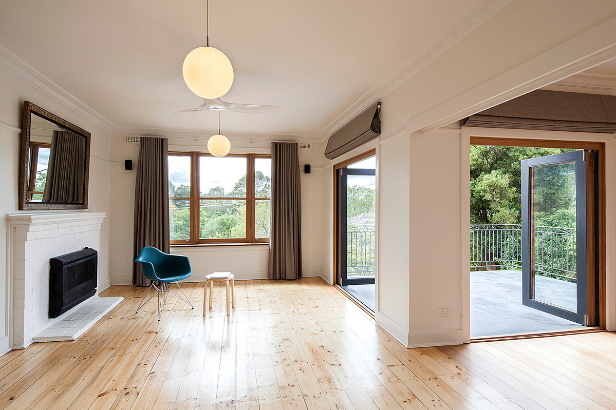 The existing living areas of the house face north and were retained and renovated