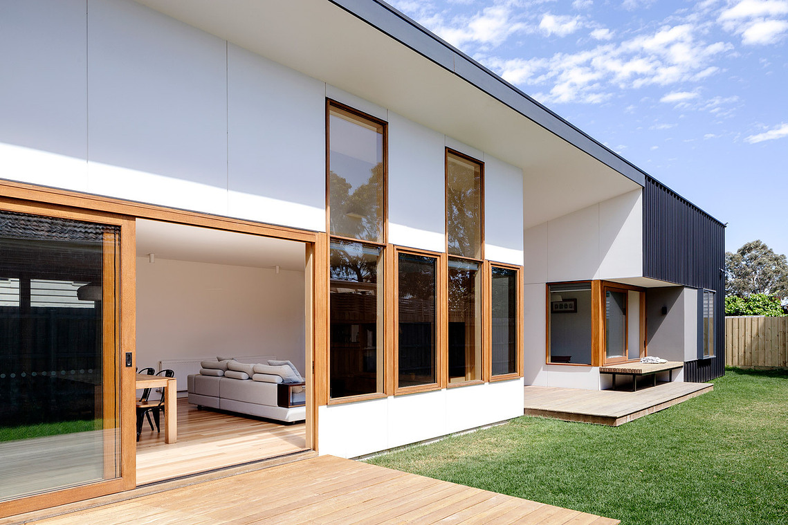 North facing windows capture winter sun to keep this house warm and cosy in the winter. Indoor outdoor living is at the centre of this design
