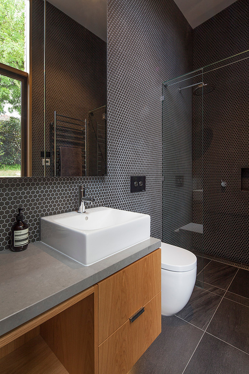 A simple timeless ensuite layout and finishes