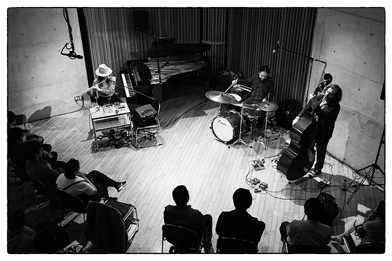 Kafka's Ibiki (Eiko Ishibashi, Tatsuhisa Yamamoto, Jim O'Rourke) at Musicasa in Tokyo
