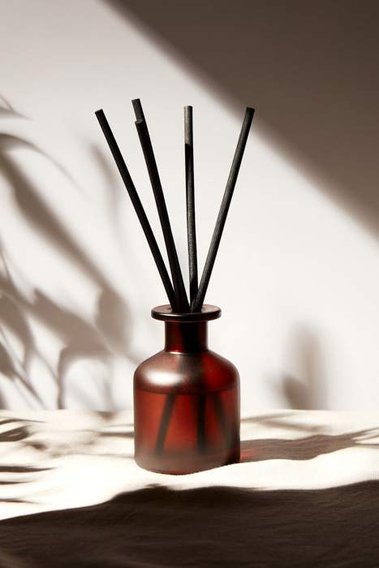 Lifestyle product photography, homeware diffuser by Sally Williams 