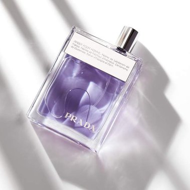 Perfume photography a fragrance bottle with shafts of light over it