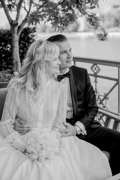 Hochzeitsfotoshooting auf der Terrasse von Grand Hotel Les Trois Rois in Basel am Rhein