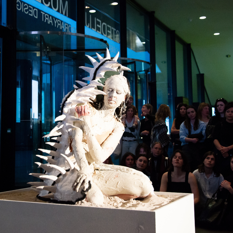 Constricted Spaces (hemicranial press moulting), Stedelijk Museum, Rietveld Uncut. Photos: Matija Stojanovic 