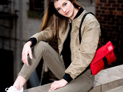 lifestyle photography, product photography, new york, broadway, giovanni martins, soho, female model, bags