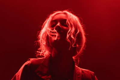 Men I Trust performing at Brooklyn Steel in 2021