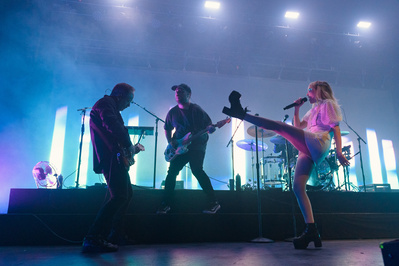 CHVRCHES performing at Terminal 5 on the Screen Violence Tour