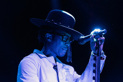 Raphael Saadiq performing at Terminal 5 in NYC