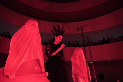 Banks performing at The Guggenheim Museum for their 2016 pre-gala celebration