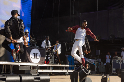 Jason Derulo performing at the Billboard Hot 100 Music Festival 
