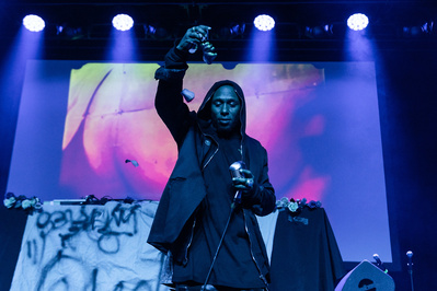 Yasiin Bey performing at Brooklyn Steel to commemorate the 20th anniversary of his album Black on Both Sides