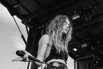 Zella Day performing at the Billboard Hot 100 Music Festival 2015