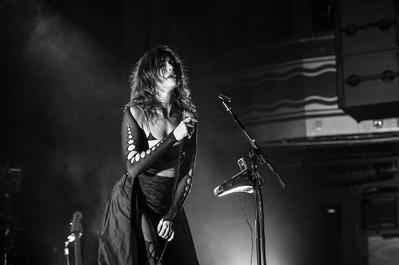Kimbra performing at Webster Hall