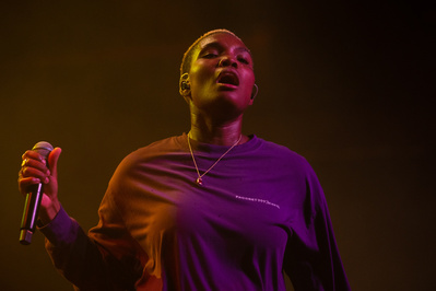 Arlo Parks performing at Brooklyn Steel in Brooklyn, New York