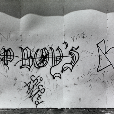 STREET WRITERS image. Photographer Gusmano Cesaretti. Printed 1972. Los Angeles Art Gallery. Shop Vintage Graffiti / Street Art. 